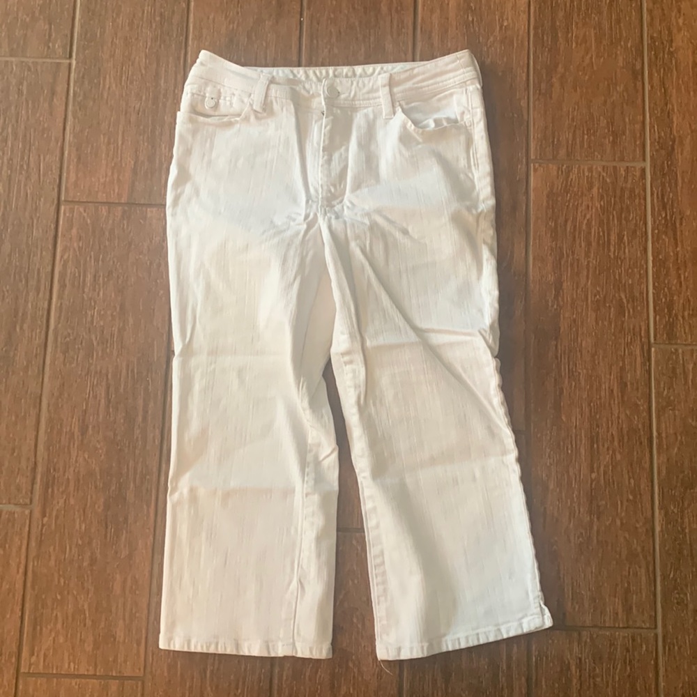 Chico’s white capri pants